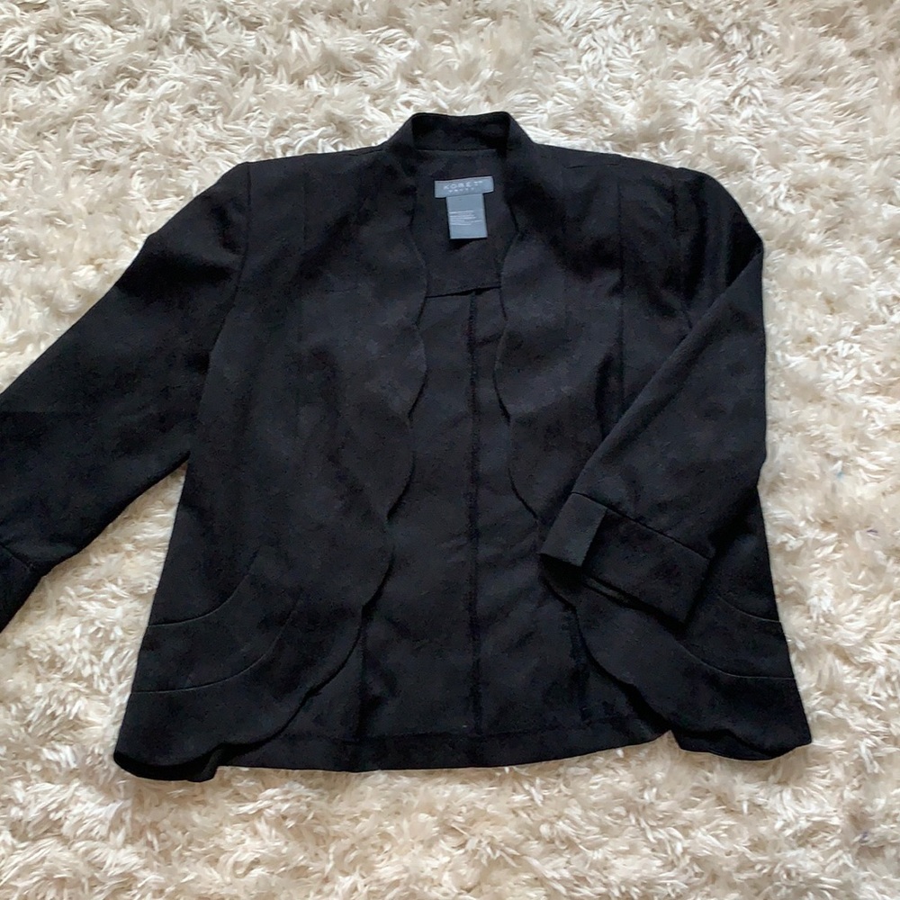 Women black floral blazer